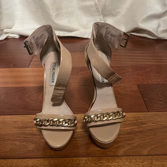 Steve Madden Beige Heels - Picture 1 of 6